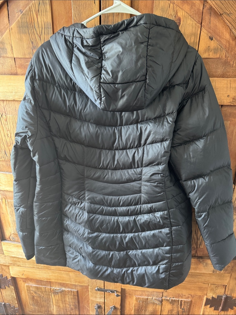 The North Face Women's Black Hooded Down Puffer Jacket - Picture 2 of 4
